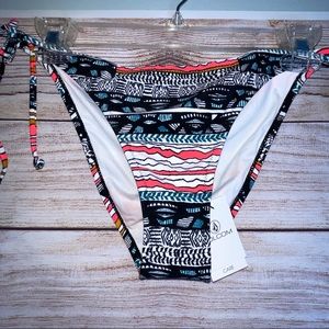 NWT Volcolm Free Current skimpy bikini bottom